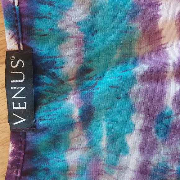 Venus Top - Picture 3 of 7